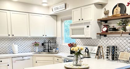 Upper Grape, Midtown Home 2bed&1bath