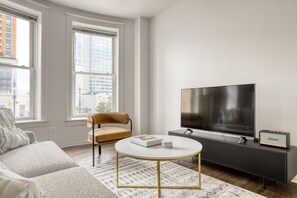 Fernseher, Stereoanlage