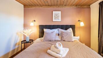 2 bedrooms, free WiFi, bed sheets