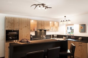Kühlschrank, Herdplatte, Geschirrspüler