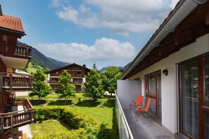 Property grounds - Apartment "Alpin 2" with Terrace & Wi-Fi (Klosters-Serneus)