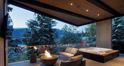 Luxury chalet w/ AC, gym & hot tub