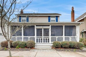 Exterior - Town of  Rehoboth Beach condo with screened porch & W/D - walk to beach (Rehoboth Beach)