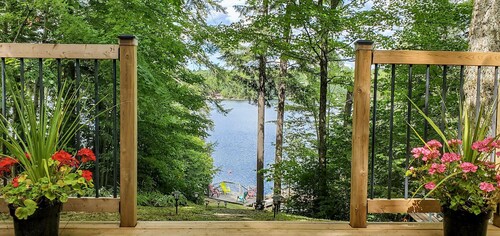 Family Friendly Beautiful Lake Front Cottage