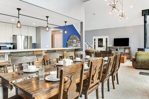 Dining - Stunning ocean-view home with private waterfront, viewpoint deck & fireplace (La Conner)