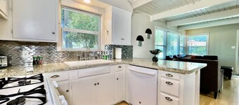 *Covered Patio*Close to Downtown*Driveway Parking*