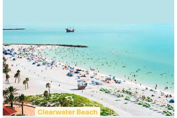 Solstolar och strandhanddukar