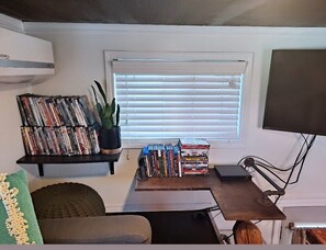 Interior - Cuckoo’s nest tiny house: Amazing experience<br> (Bastrop)