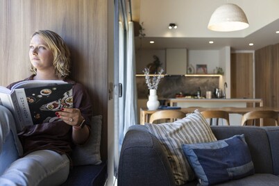 Brand new family & group accommodation within walking distance to town