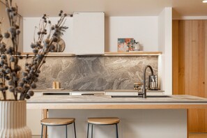 Interior - Family and group accommodation - walk to town. (Beechworth)