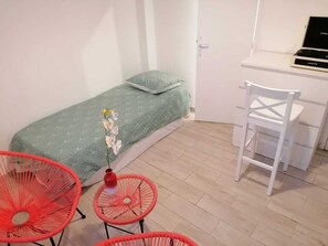 1 bedroom, iron/ironing board, free WiFi