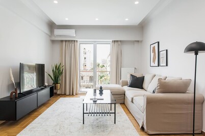 Remarkable 2BR Apartment in Paleo Faliro