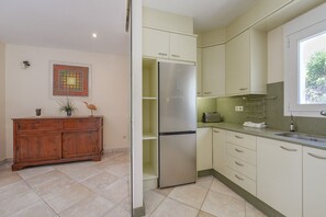 Køleskab, mikrobølgeovn, ovn, opvaskemaskine