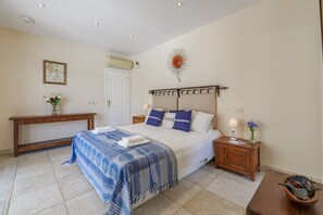 4 habitaciones, tabla de planchar con plancha y wifi gratis 