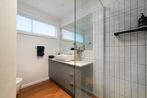 Shower, hair dryer, towels, soap - COAST NEST | Relaxing Beach Retreat | Ideal for Couples | Pet Friendly  (Cape Paterson)