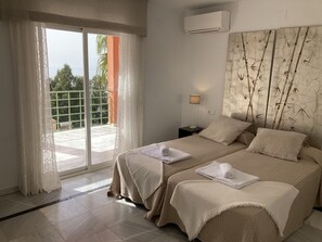 7 bedrooms, in-room safe, desk, iron/ironing board