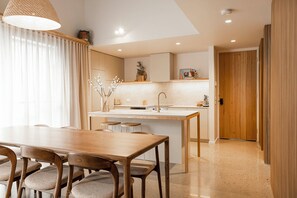Dining - Warm and welcome three bedroom home with full kitchen, walking distance to town. (Beechworth)