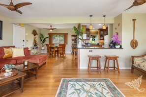 Smart TV, libros y videoteca 