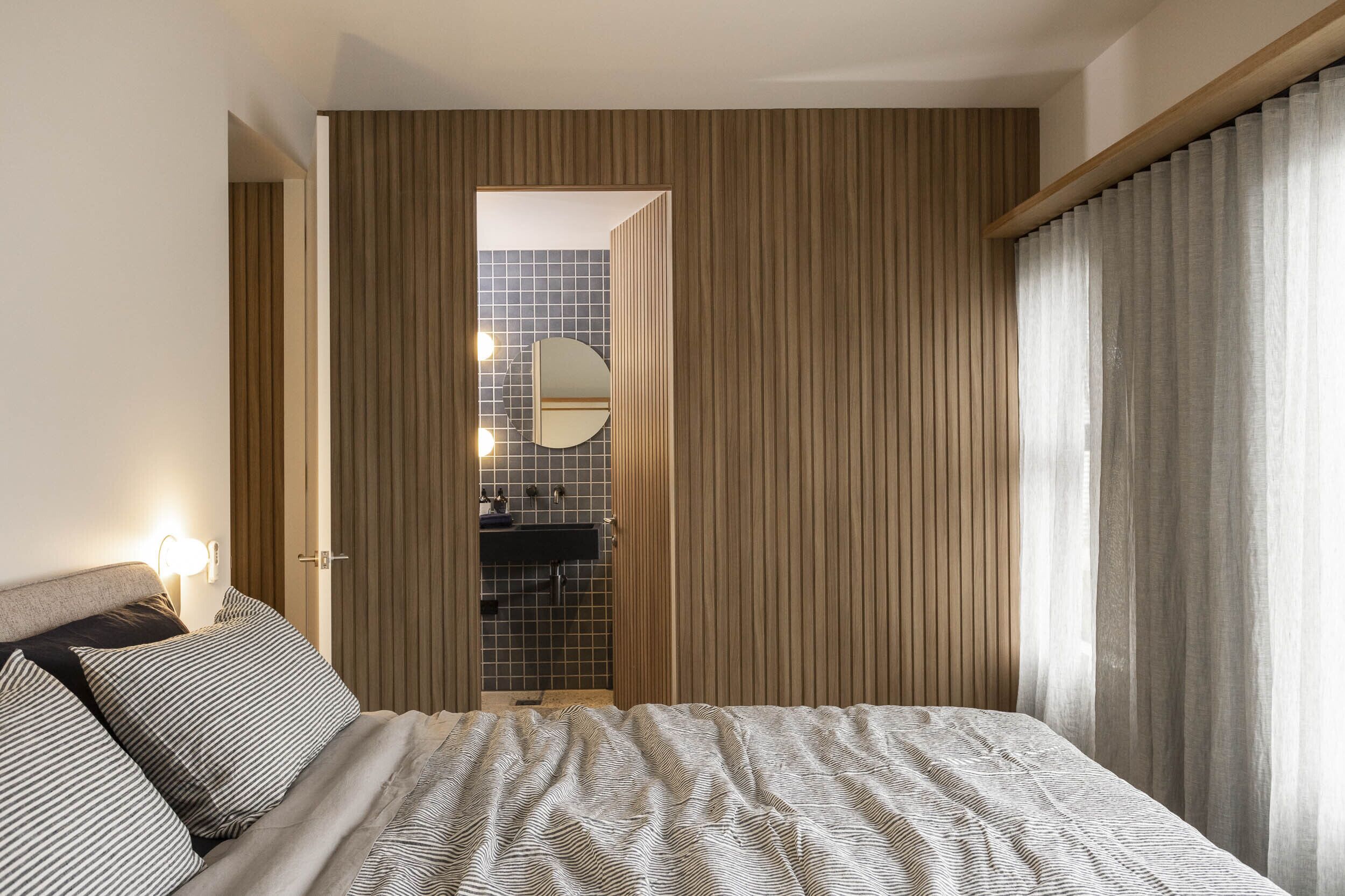 6 bedrooms, iron/ironing board, travel cot, free WiFi