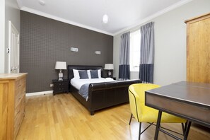 3 bedrooms, iron/ironing board, WiFi, bed sheets