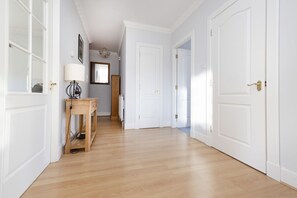 Interior - Modern Flat with Free Parking (Edinburgh)