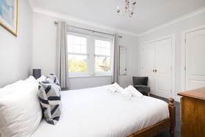 2 bedrooms, iron/ironing board, travel cot, WiFi