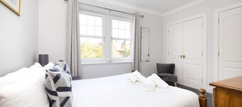 Modern Flat with Free Parking