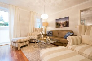 Télévision, lecteur de DVD, chaîne hi-fi