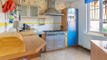 Réfrigérateur, micro-ondes, four, lave-vaisselle