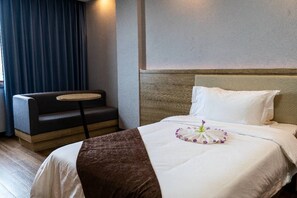 4 bedrooms, desk, iron/ironing board, free WiFi