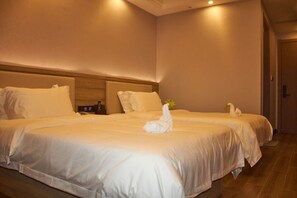 4 bedrooms, desk, iron/ironing board, free WiFi