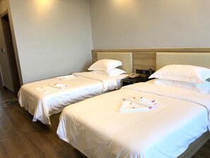 4 عدّة غرف نوم ومكتب ومكواة/لوح كي وواي فاي مجانًا