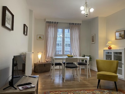 Apartment in Moulins: Comfort with Balcony, Linens and Towels Included