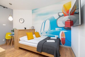 Iron/ironing board, WiFi, bed sheets