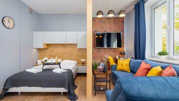 Iron/ironing board, WiFi, bed sheets