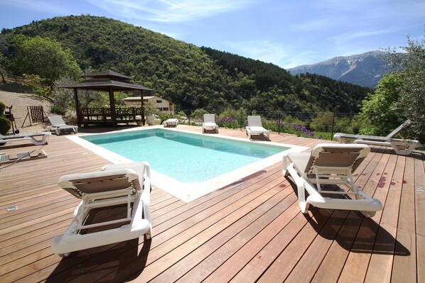 Piscine extérieure, piscine chauffée