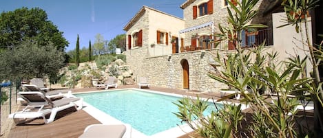 Piscine extérieure, piscine chauffée