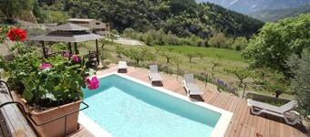 Charming Provencal villa-mas facing Mont Ventoux Heated pool Jacuzzi