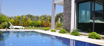 Private pool and garage