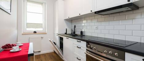 Køleskab, ovn, kogeplade, opvaskemaskine