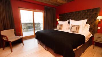 5 bedrooms, free WiFi, bed sheets