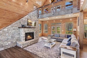 Smart TV, fireplace - Smokey Treats | 5 Bedroom New Cabin with Hot Tub, View, EV Charger, Pool Table and More! (Gatlinburg)