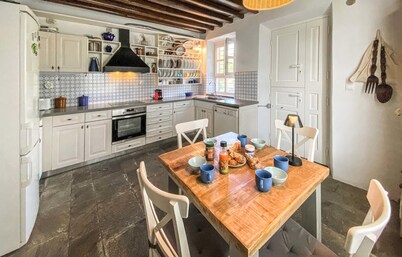 Lovely home in Sifnos with WiFi