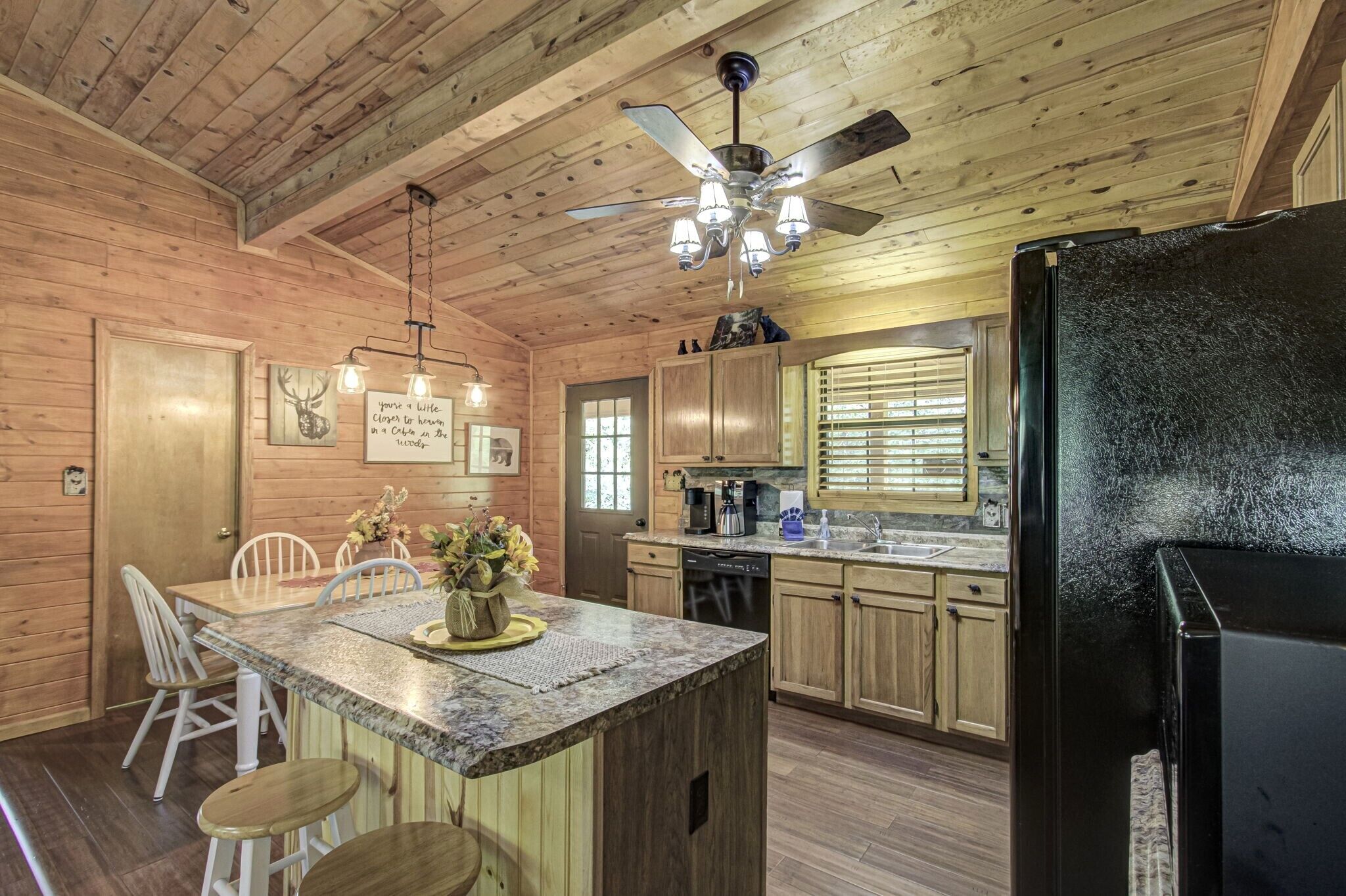 Kühlschrank, Mikrowelle, Geschirrspüler