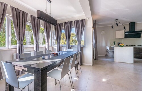 Awesome apartment in Beloci