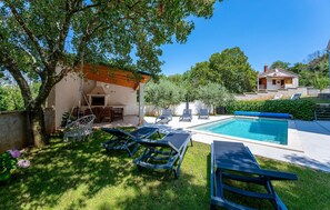 Outdoor dining - Awesome apartment in Beloci (Beloci)