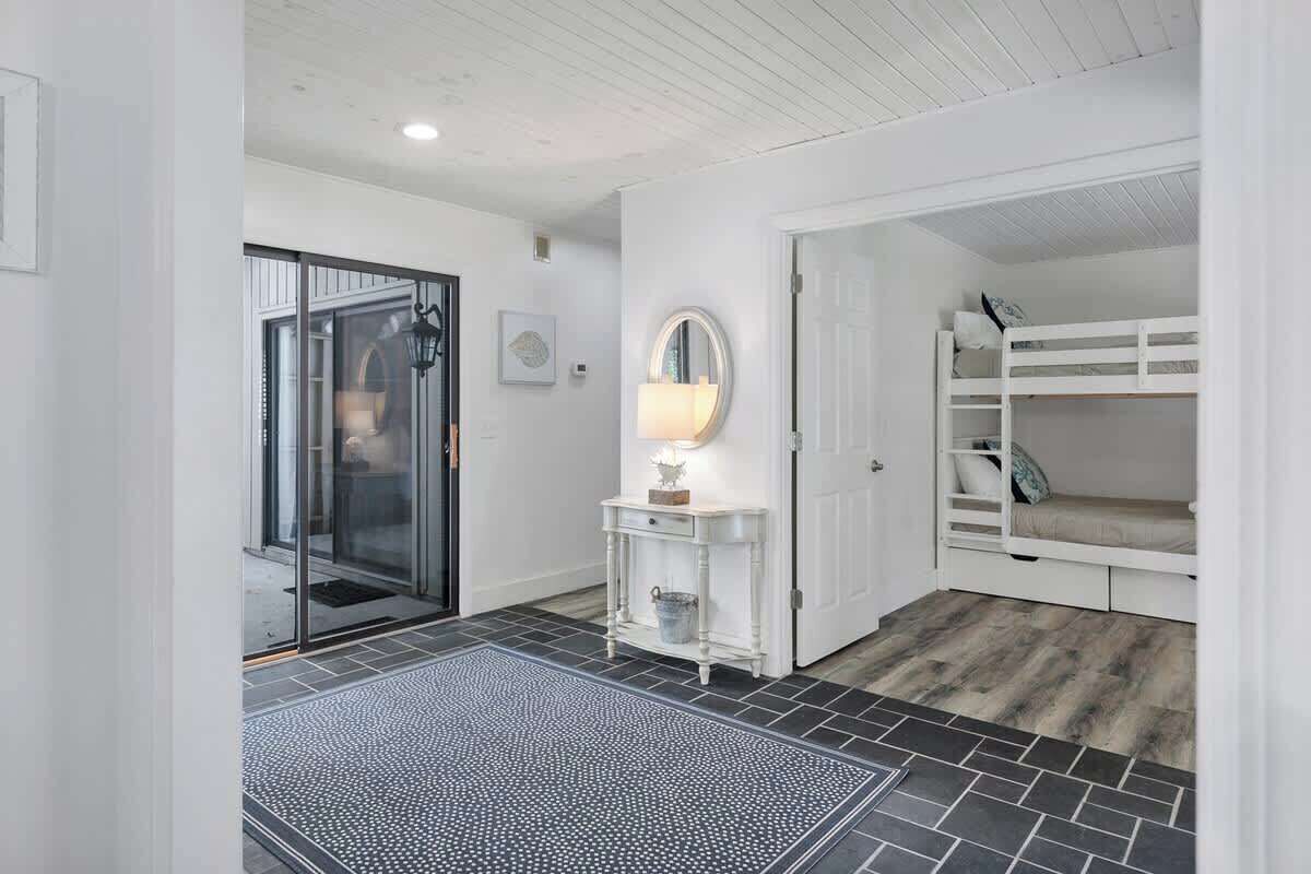 3 bedrooms, iron/ironing board, travel cot, free WiFi