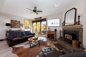 Smart TV, fireplace, video games, computer monitors - Cliffside Casa (#109) | Mtn Views - Deck - 1 Mile to Ski & Mtn Biking, DogsOK (Durango)