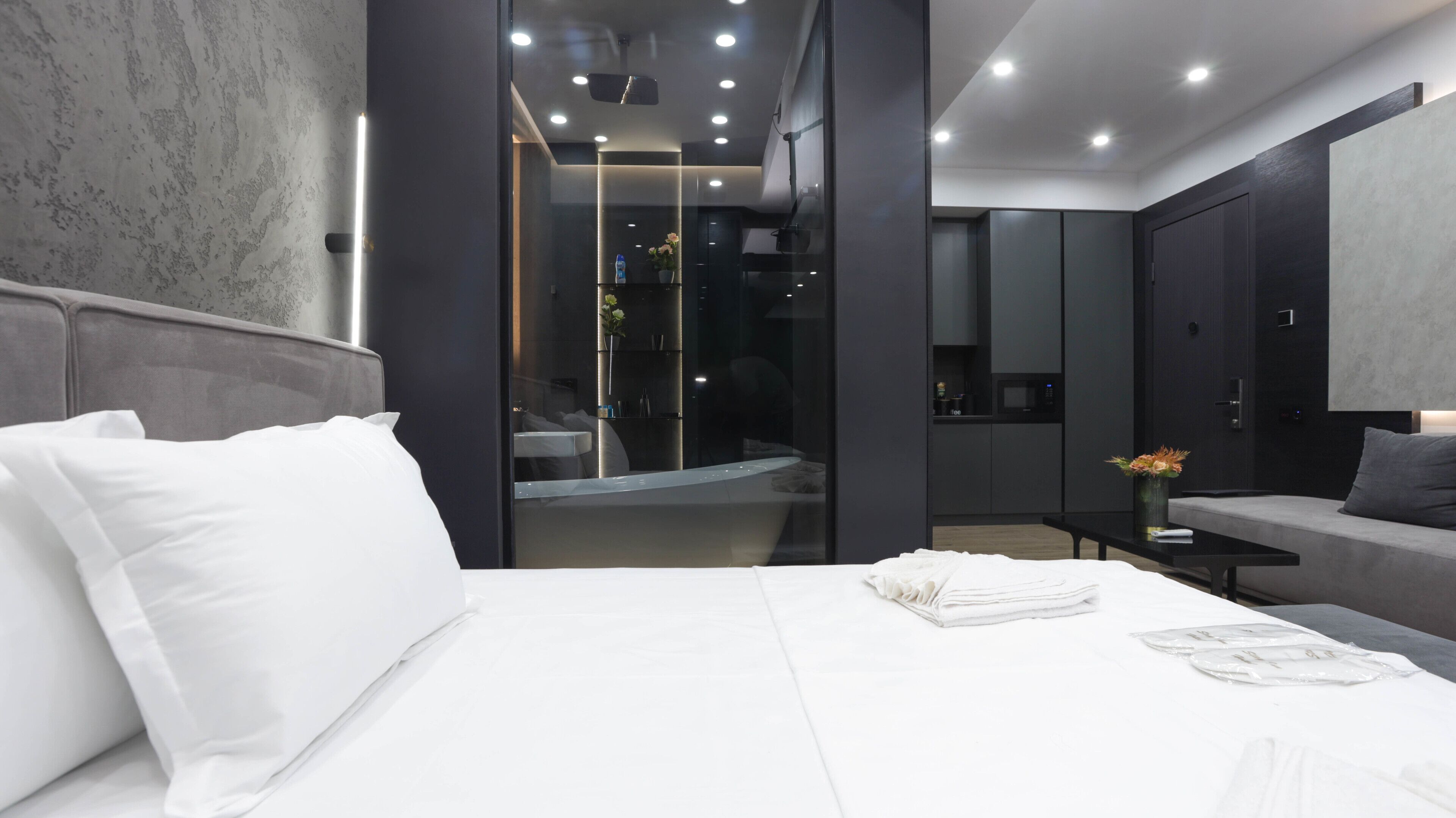 Signature Apartment | Bathroom