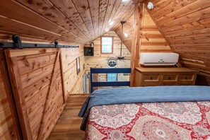 1 Schlafzimmer, Betten mit Memory-Foam-Matratzen, Bügeleisen/Bügelbrett